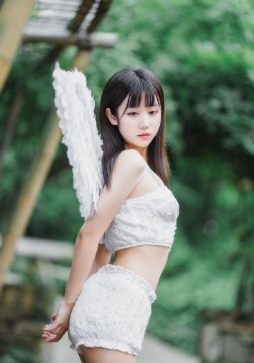 欧美贵妇艺术写真_BD在线观看