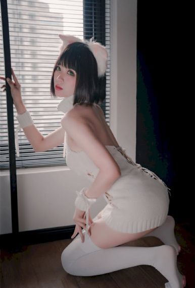 欧美灯笼连衣裙_HD超清在线观看