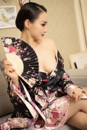 欧美短靴卡其色街拍_1080完整版观看