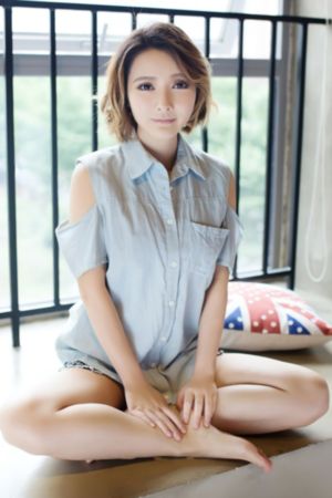 女人高潮抽搐潮喷视频分腿_BD高清完整版