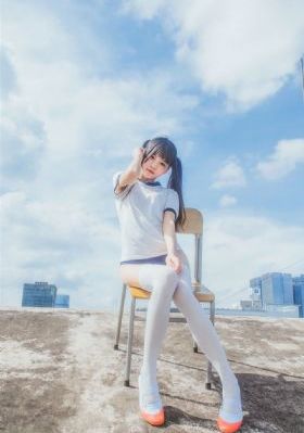 欧美女星冬天街拍图片_超清动漫在线观看